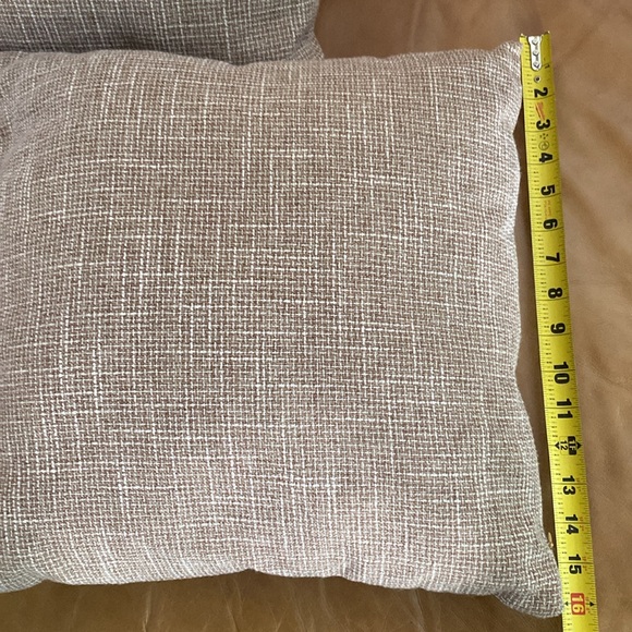 Two matching pillows (brown/tan/ivory) NEW W/OUT TAGS - Picture 4 of 8